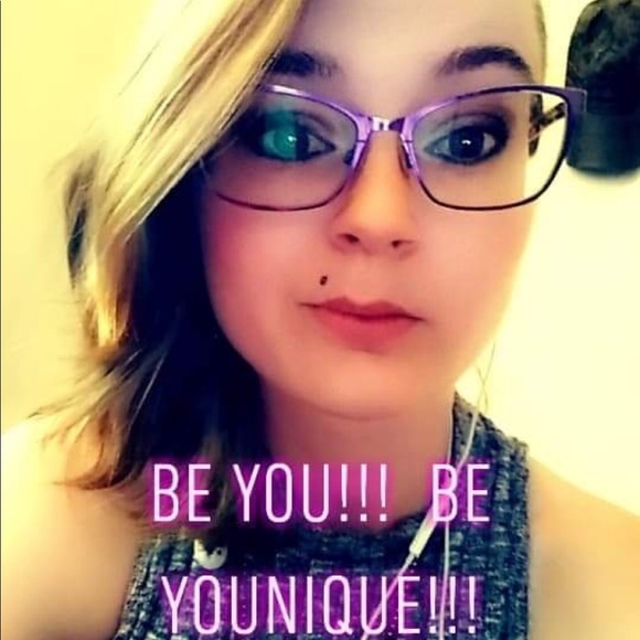 Younique one-step fibre 4D mascara - Picture 3 of 6